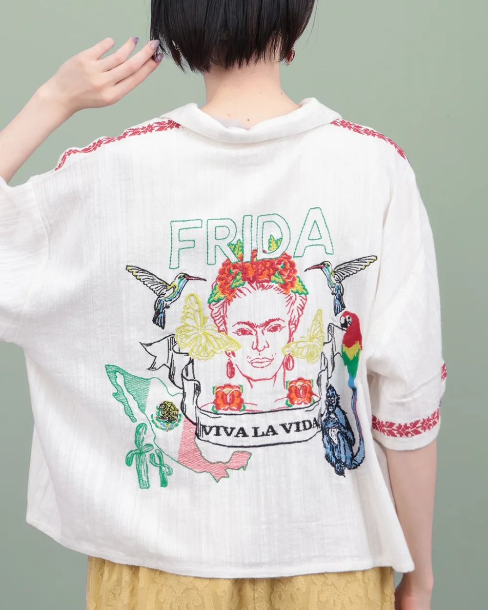 カルチャー刺繍プルオーバー